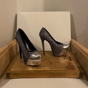 Shoe Dazzle Shamane Platform Pumps